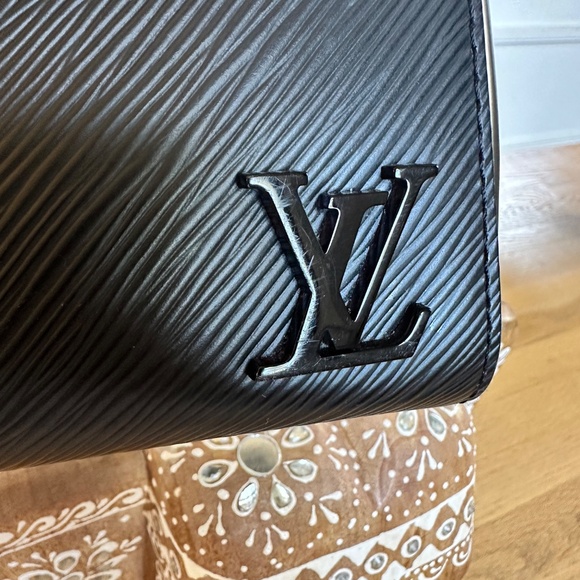 Louis Vuitton Cluny Handbag Mini Black Epi Leather Pink No Strap - Picture 5 of 8